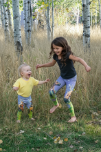 Load image into Gallery viewer, Two children wearing matching leggings